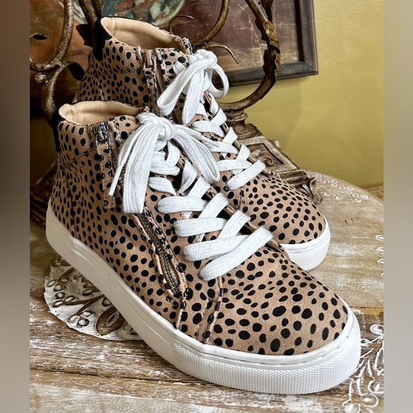 EUC Universal Threads “Brooklin” High-Top Sneakers Brown Leopard Print. Size 8.5 - Picture 3 of 12